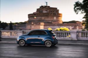 Fiat 500 la Prima 2020 года 
